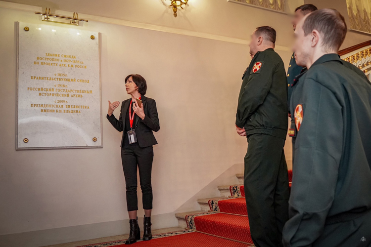 Первый заместитель начальника Академии войск национальной гвардии полковник Иван Захаров принял участие в торжественном приёме