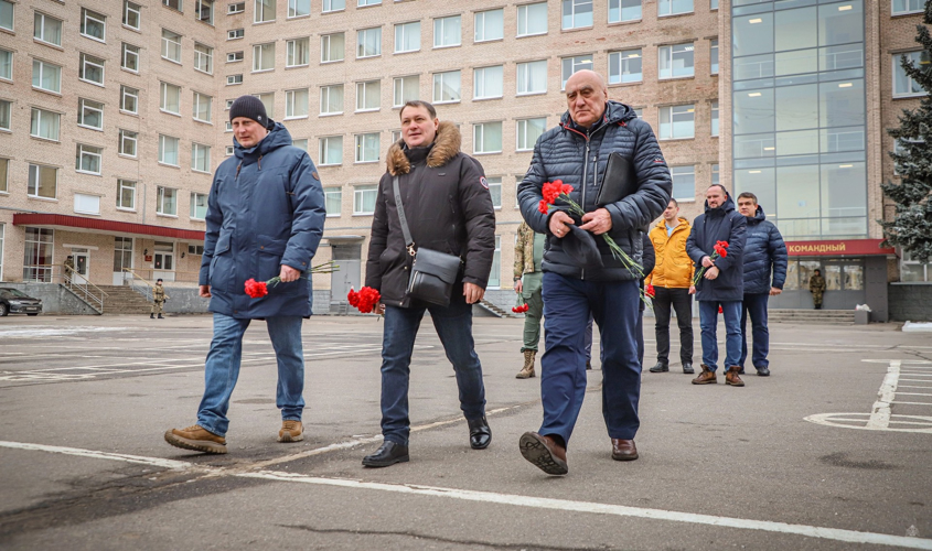 Традициям верны