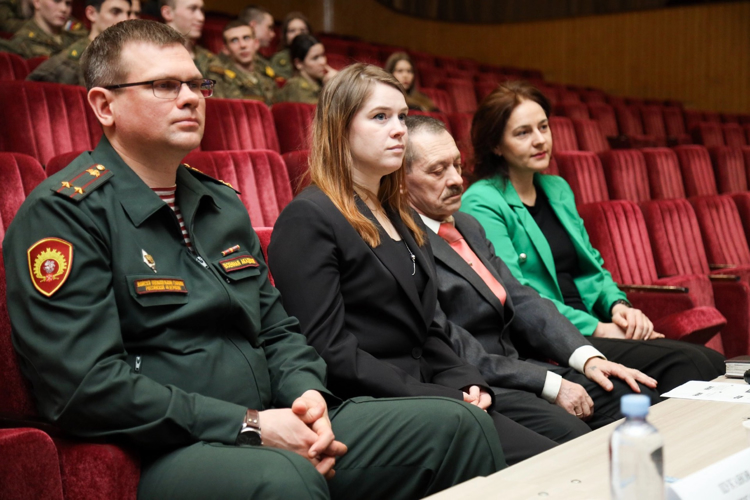 Академия, вперед к победе!