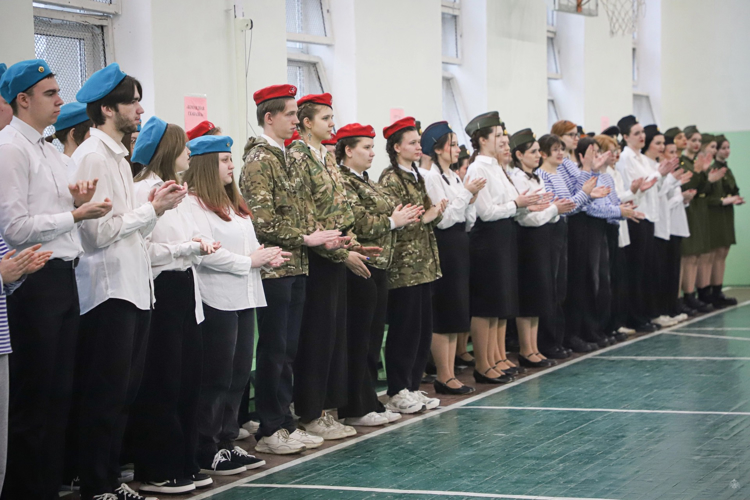 «И строем прошли и манекен накрасили»
