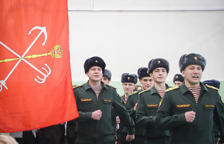 «И строем прошли и манекен накрасили»