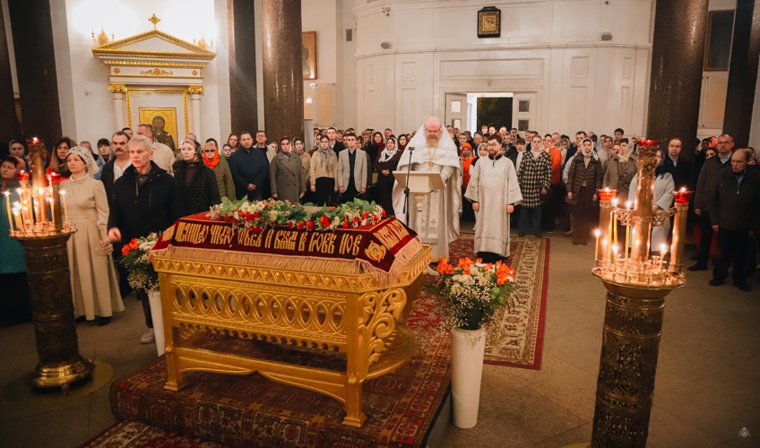 Светлое Христово Воскресение военнослужащие Академии войск национальной гвардии встретили сразу в 3 храмах Санкт-Петербурга 