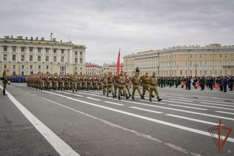 В САНКТ-ПЕТЕРБУРГЕ СОСТОЯЛАСЬ ПЕРВАЯ РЕПЕТИЦИЯ ПАРАДА ПОБЕДЫ