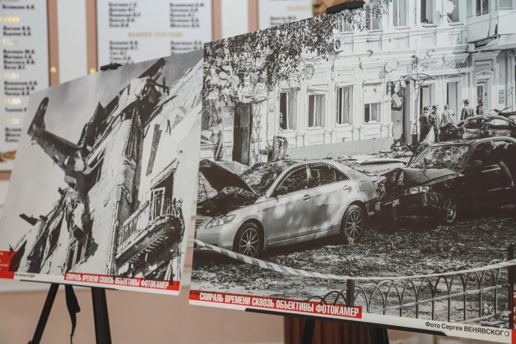 Фотовыставка: «Летописцы истории: спираль времени сквозь объективы фотокамер»