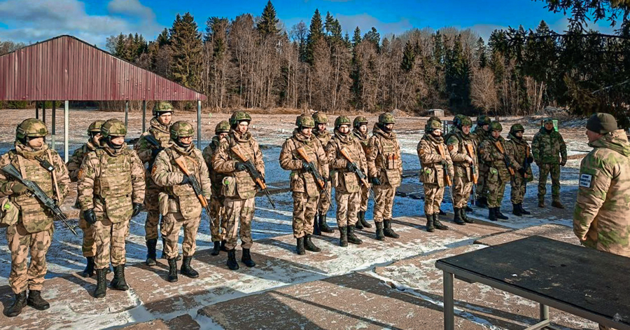 КУРСАНТЫ ВЫПУСКНОГО КУРСА ФАКУЛЬТЕТОВ (ВОЕННО-ПОЛИТИЧЕСКОЙ РАБОТЫ И КОМАНДНОГО) ПРИСТУПИЛИ К СДАЧЕ ЭКЗАМЕНА ПО ОГНЕВОЙ ПОДГОТОВКЕ