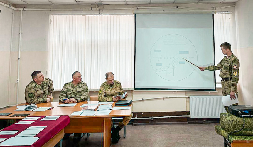 КУРСАНТЫ ВЫПУСКНОГО КУРСА ФАКУЛЬТЕТОВ (ВОЕННО-ПОЛИТИЧЕСКОЙ РАБОТЫ И КОМАНДНОГО) ПРИСТУПИЛИ К СДАЧЕ ЭКЗАМЕНА ПО ОГНЕВОЙ ПОДГОТОВКЕ