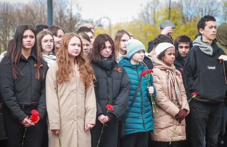 В Санкт-Петербурге почтили память "Маршала Победы" Георгия Жукова и открыли бюст Дважды Герою Советского Союза маршалу Матвею Захарову