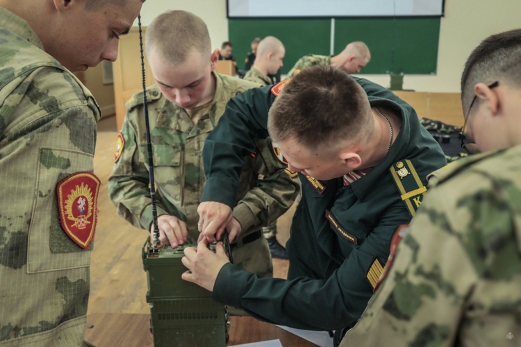 Без связи нет победы