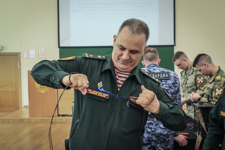 Без связи нет победы