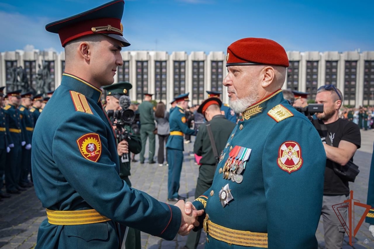 Первый выпуск офицеров Военной ордена Жукова академии войск национальной гвардии Российской Федерации состоялся в Санкт-Петербурге