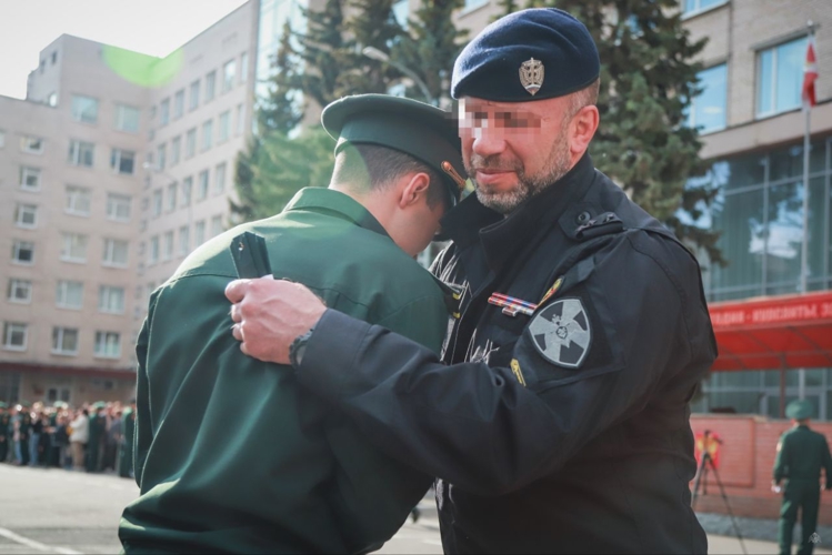 Будущим офицерам Академии войск национальной гвардии вручили лейтенантские погоны