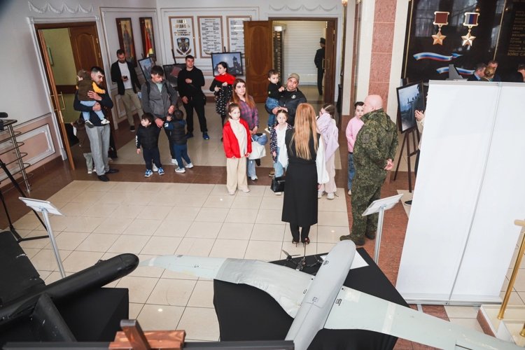 В Академии войск национальной гвардии открылась выставка, посвященная 3-летию с начала Специальной военной операции