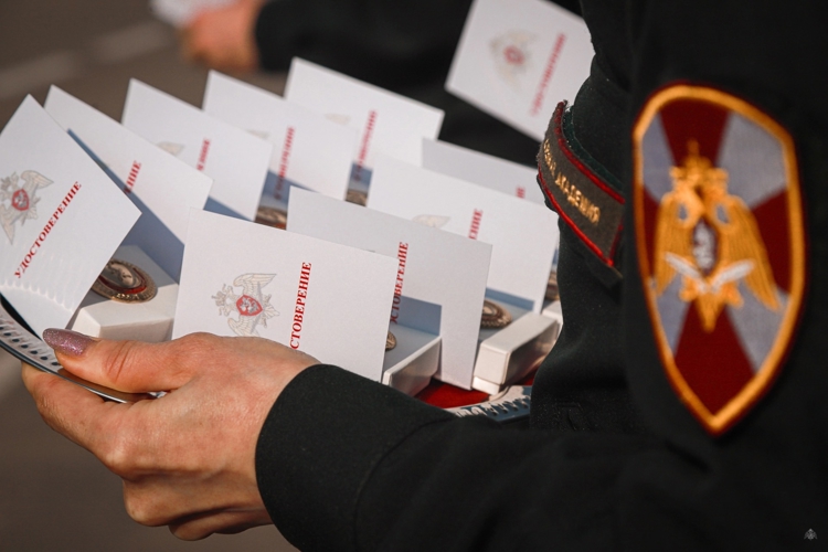 В Военной академии Росгвардии подвели итоги олимпиады по военной топографии и вручили погоны военнослужащим, получившим очередные воинские звания