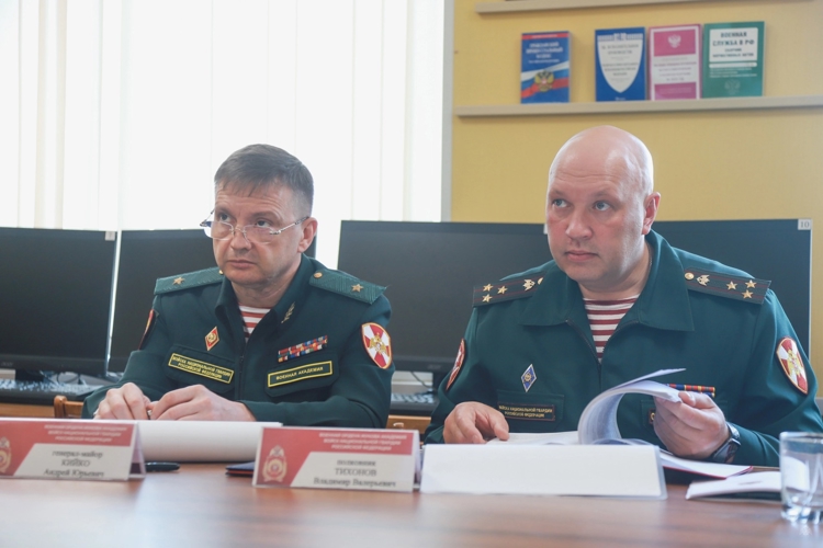 Будущие лейтенанты Академии войск национальной гвардии приступили к защите выпускных квалификационных работ