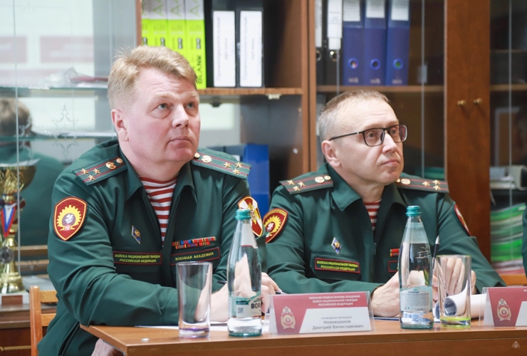 Будущие лейтенанты Академии войск национальной гвардии приступили к защите выпускных квалификационных работ