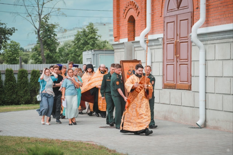 В День крещения Руси офицеры и курсанты Военной академии Росгвардии почтили память небесного покровителя Росгвардии - князя Владимира