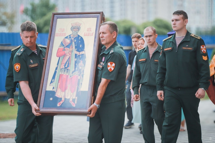 В День крещения Руси офицеры и курсанты Военной академии Росгвардии почтили память небесного покровителя Росгвардии - князя Владимира