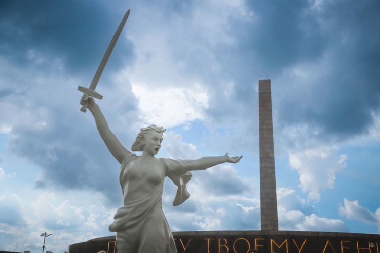 В Санкт-Петербурге состоялись торжественные и памятные мероприятия, посвященные Дню окончания Ленинградской битвы.