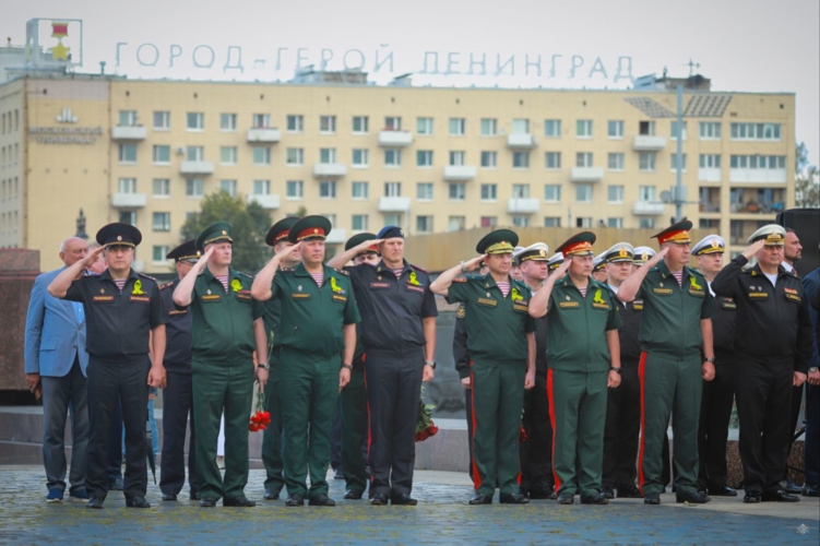В Санкт-Петербурге состоялись торжественные и памятные мероприятия, посвященные Дню окончания Ленинградской битвы.