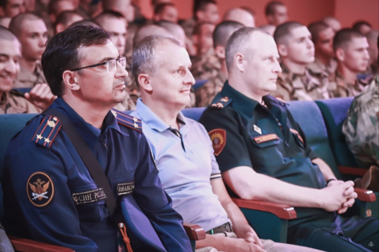 День курсанта войск национальной гвардии отметили концертом в Ленинградской области 