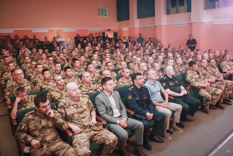 День курсанта войск национальной гвардии отметили концертом в Ленинградской области 