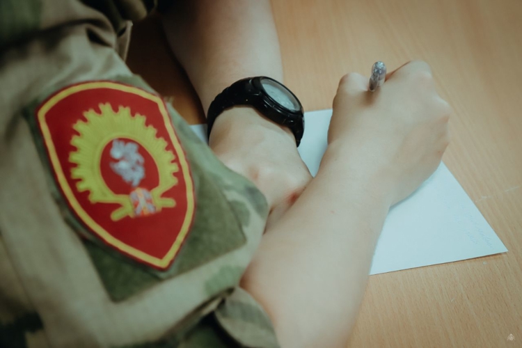 Акцию "Час курсантского письма" провели для первокурсников в учебном центре Военной академии Росгвардии 