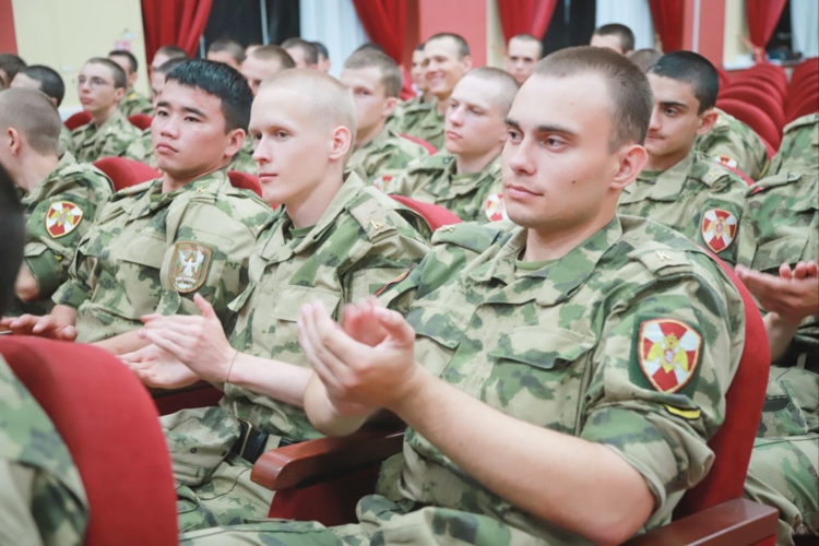 Академия войск национальной гвардии открыла свои двери для школьников из Красноярска