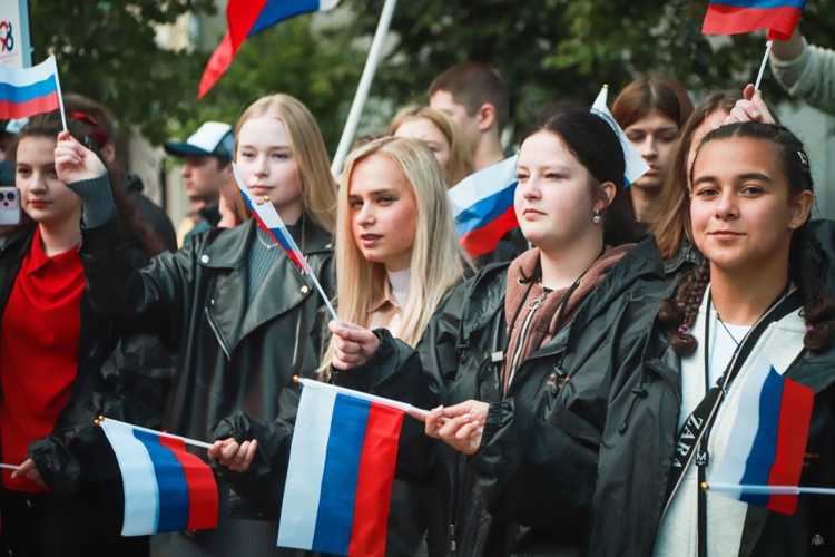 В Ленинградской области отметили День Государственного флага