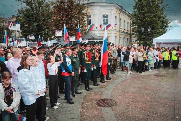 В Ленинградской области отметили День Государственного флага