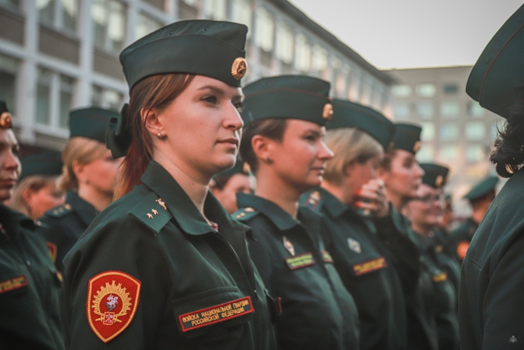 Вечерняя поверка с участием всего личного состава прошла в Военной академии Росгвардии