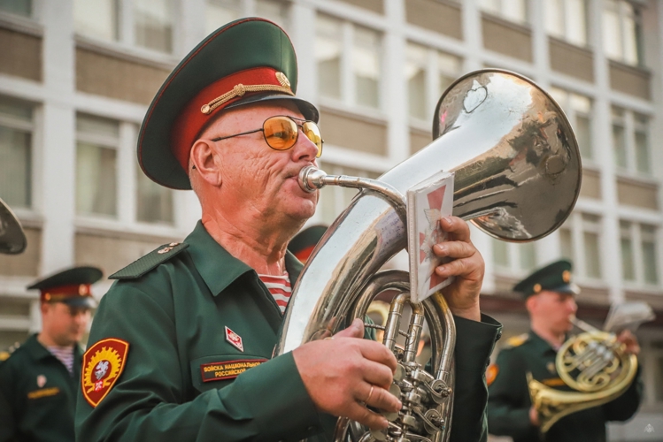  Вечерняя поверка с участием всего личного состава прошла в Военной академии Росгвардии