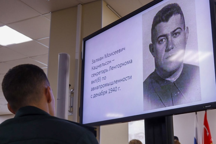 Курсанты Военной академии Росгвардии приняли участие в круглом столе, посвященном памяти блокадного Ленинграда