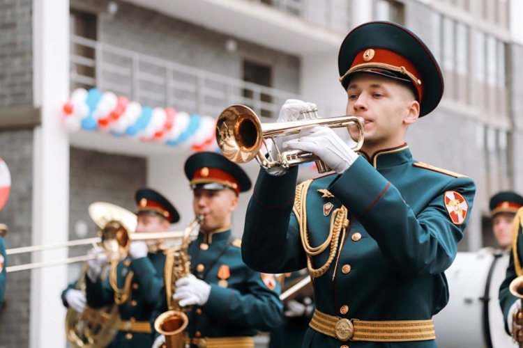 Ключи от новых квартир вручили росгвардейцам в Санкт-Петербурге 