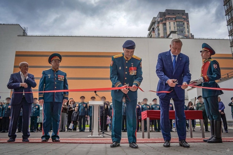 Ключи от новых квартир вручили росгвардейцам в Санкт-Петербурге 