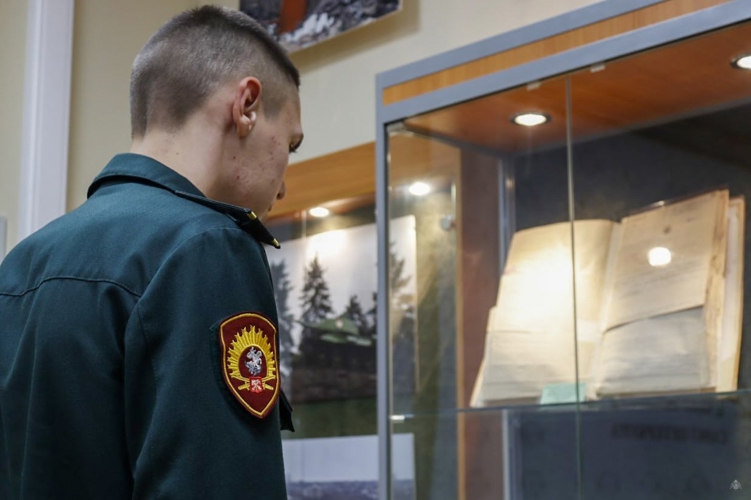 Курсанты Военной академии Росгвардии приняли участие в круглом столе, посвященном памяти блокадного Ленинграда