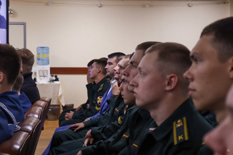 Курсанты Военной академии Росгвардии приняли участие в круглом столе, посвященном памяти блокадного Ленинграда