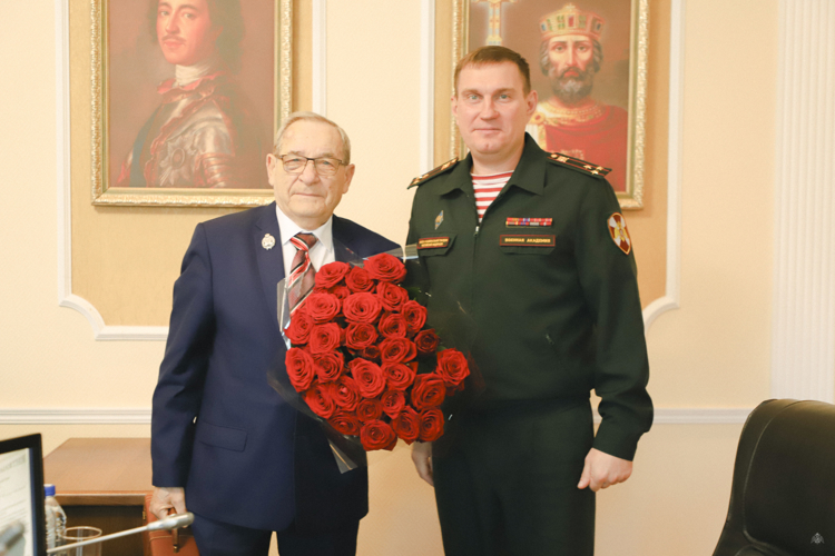 На заседании диссертационного совета 16.2.001.02 доктора педагогических наук, профессора Лысенкова Сергея Геннадьевича поздравили с юбилеем