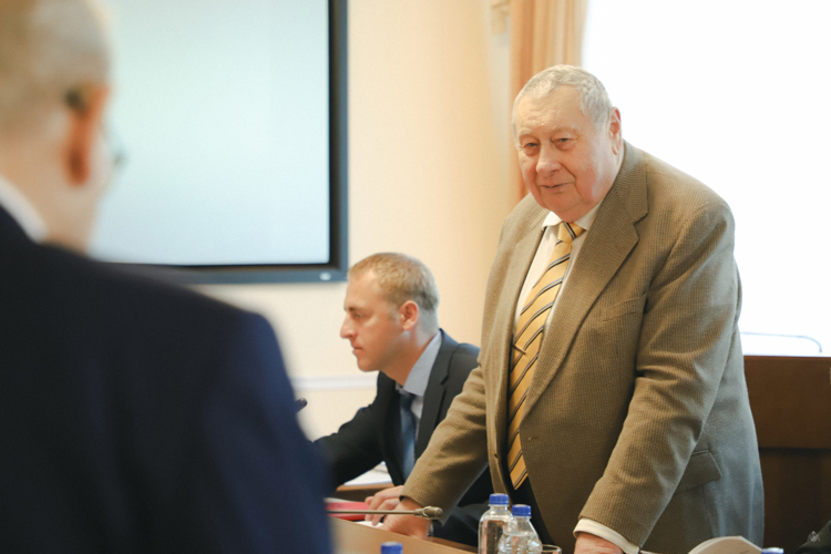 На заседании диссертационного совета 16.2.001.02 доктора педагогических наук, профессора Лысенкова Сергея Геннадьевича поздравили с юбилеем