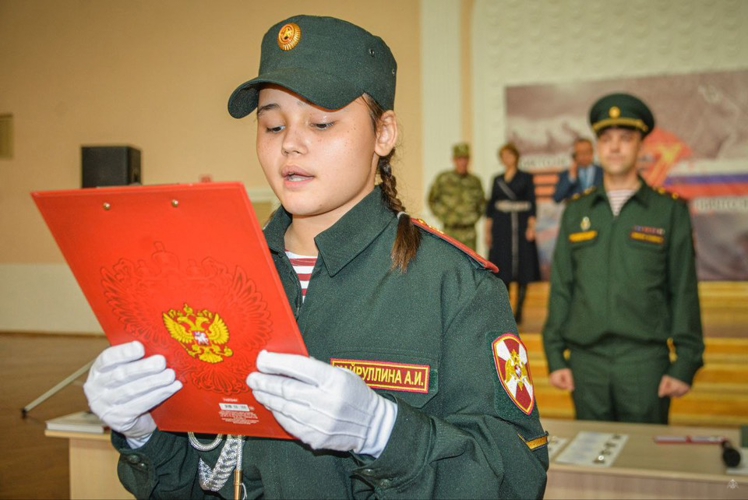 В Башкортостане начальник Военной академии Росгвардии генерал-майор Андрей Кийко наградил финалистов спартакиады «Готов служить Отечеству»