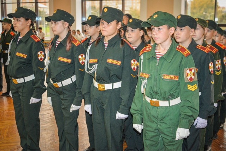 В Башкортостане начальник Военной академии Росгвардии генерал-майор Андрей Кийко наградил финалистов спартакиады «Готов служить Отечеству»