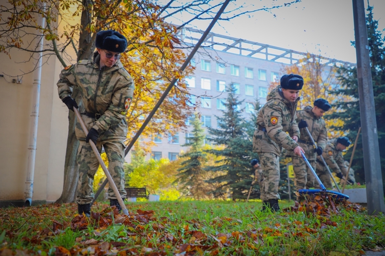 Мороз и солнце; день чудесный! В госпитале для ветеранов войн прошел традиционный субботник