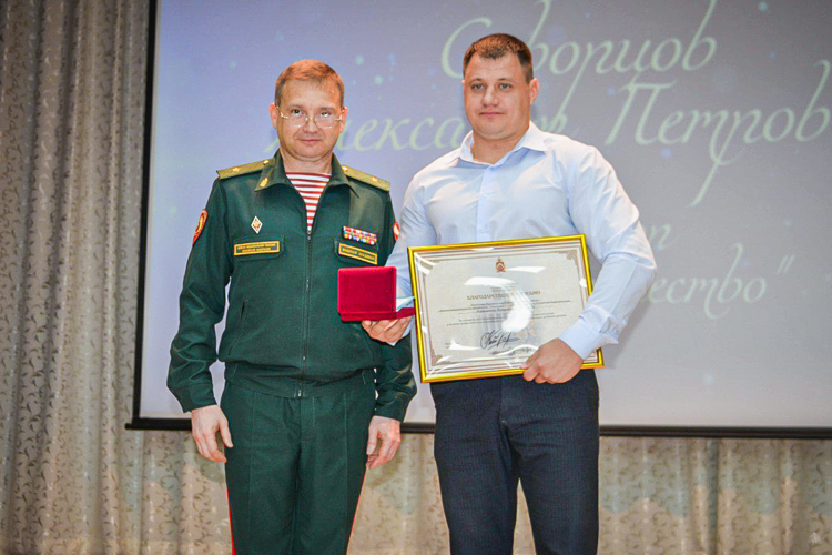 Начальник военной Академии Росгвардии генерал-майор Андрей Кийко поздравил учителей города Стерлитамак с профессиональным праздником – Днём учителя