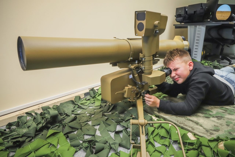 Более 400 школьников и кадет посетили День открытых дверей в Военной академии Росгвардии 