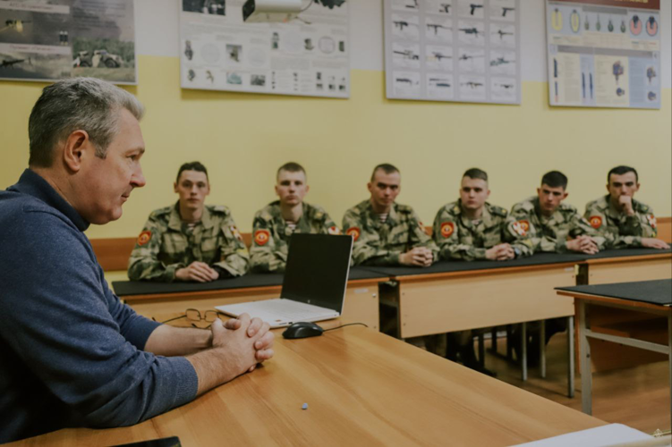 Те, кто стоял у истоков: в Военной академии Росгвардии с размахом прошел День ветерана