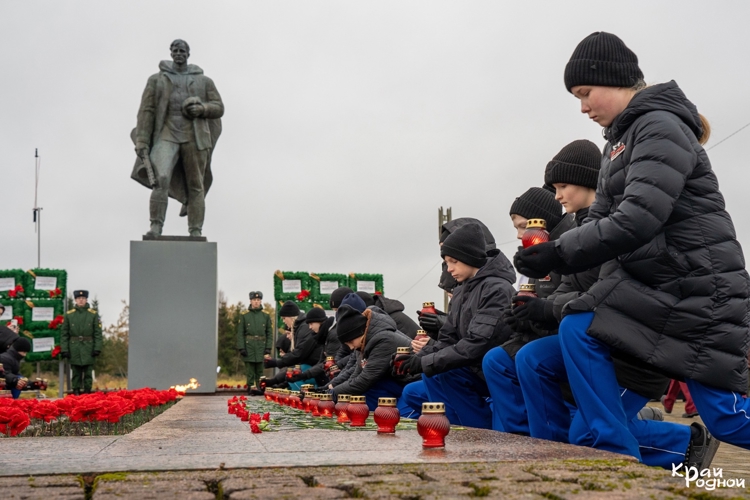 На страже памяти священной: Военная академия Росгвардии почтила память жертв нацизма