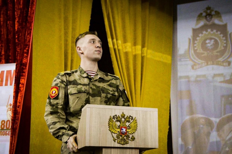 Курсанты на войсковой практике: от теории к реальным делам.