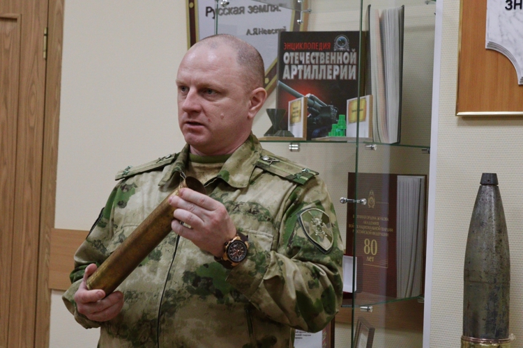 Богам войны посвящается