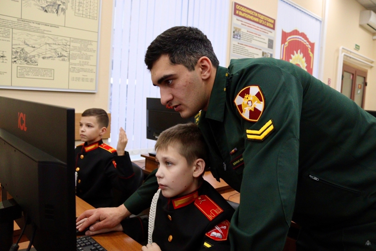 Богам войны посвящается