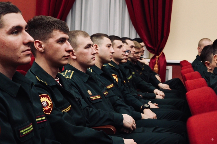 Богам войны посвящается