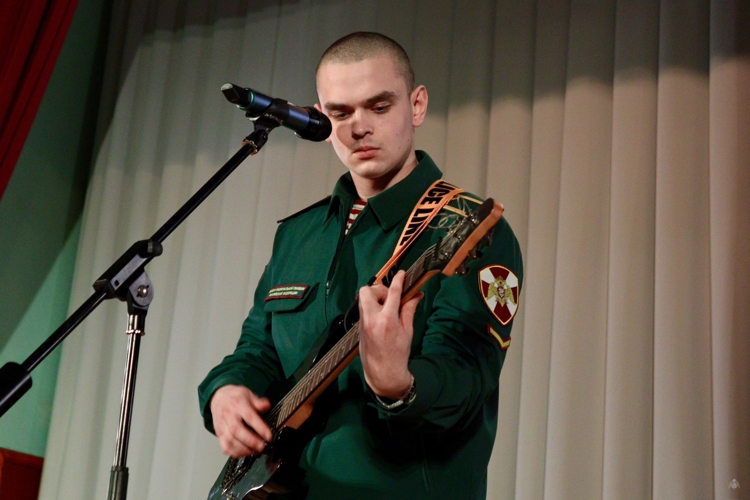 Богам войны посвящается